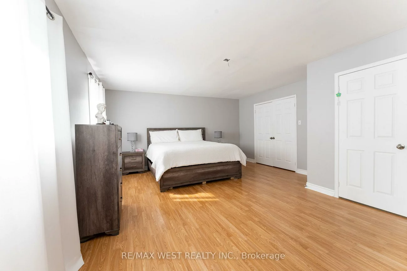 19, Moore, Letitia Heights, Barrie