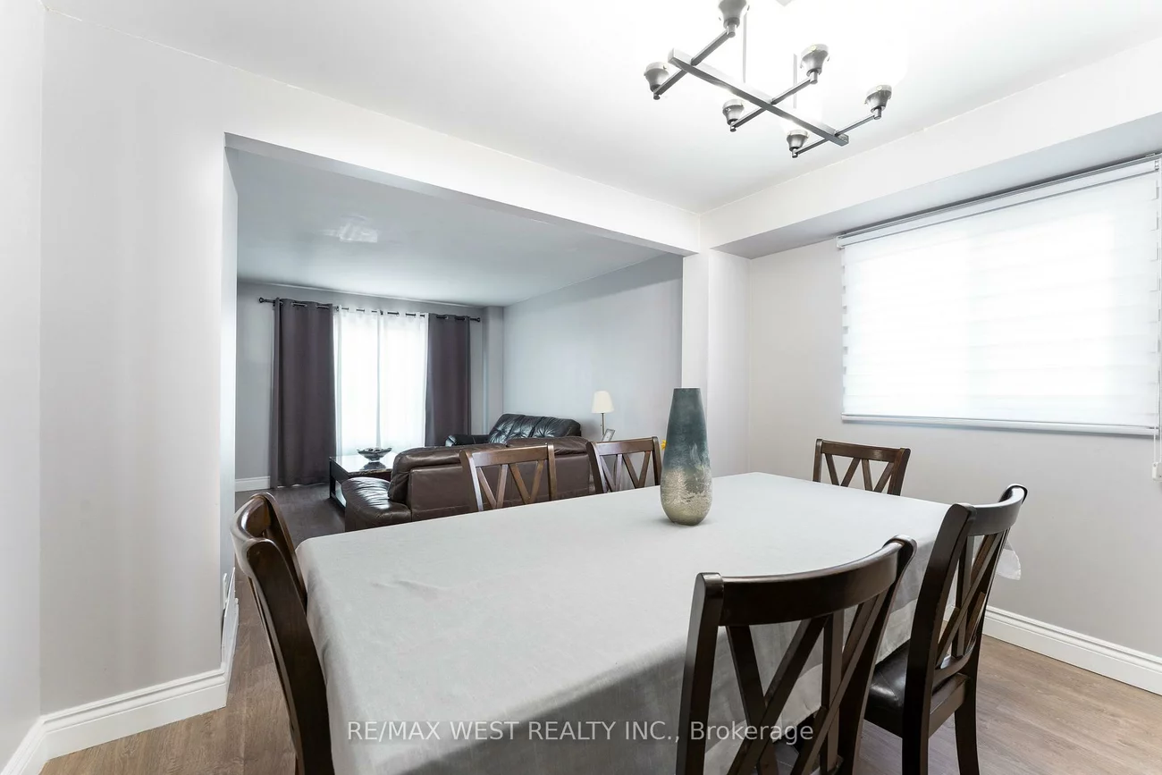 19, Moore, Letitia Heights, Barrie