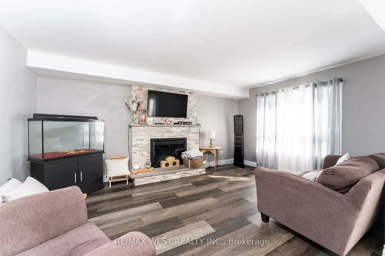 19, Moore, Letitia Heights, Barrie