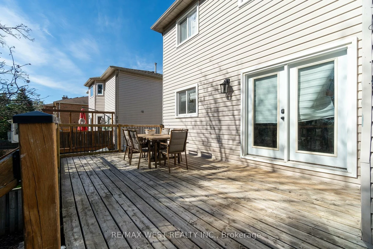 19, Moore, Letitia Heights, Barrie