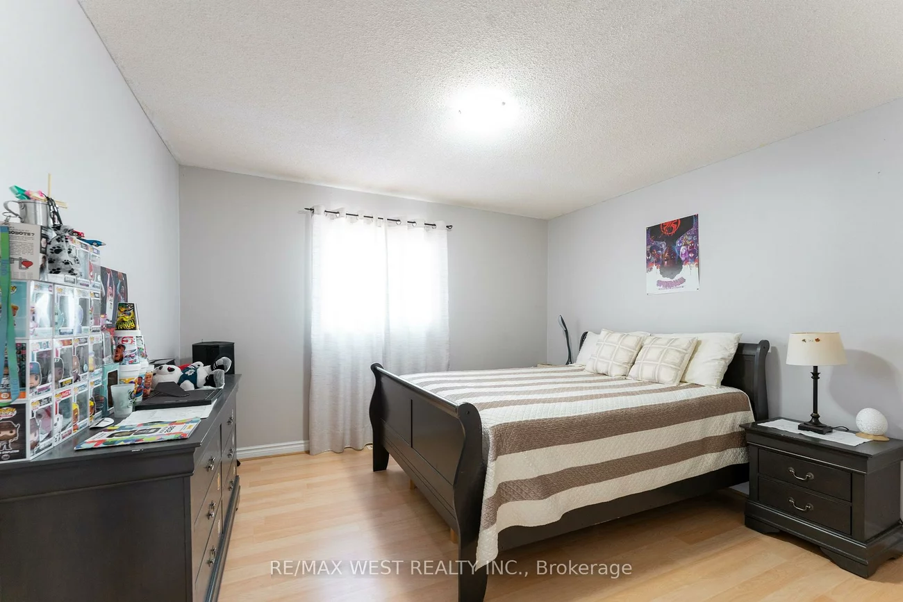 19, Moore, Letitia Heights, Barrie
