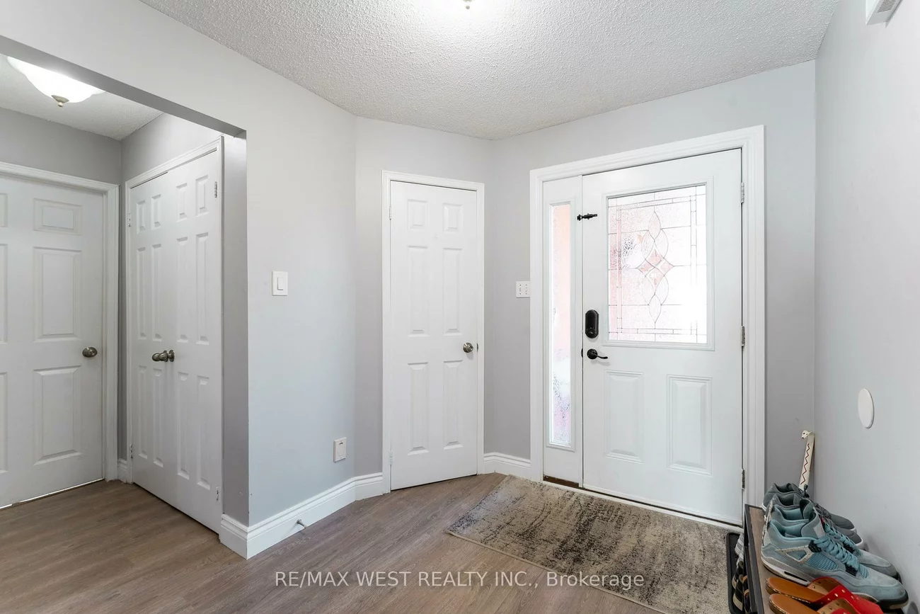 19, Moore, Letitia Heights, Barrie