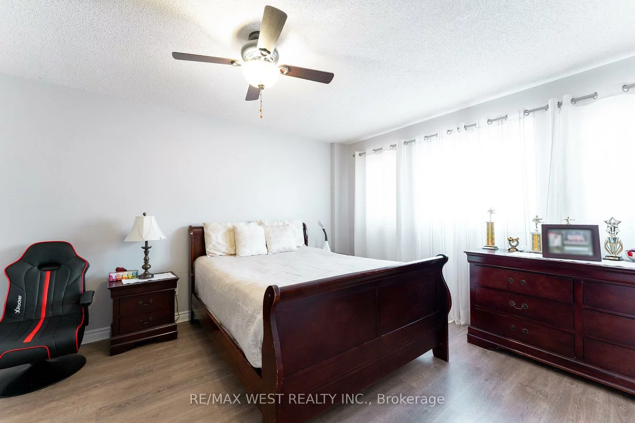 19, Moore, Letitia Heights, Barrie