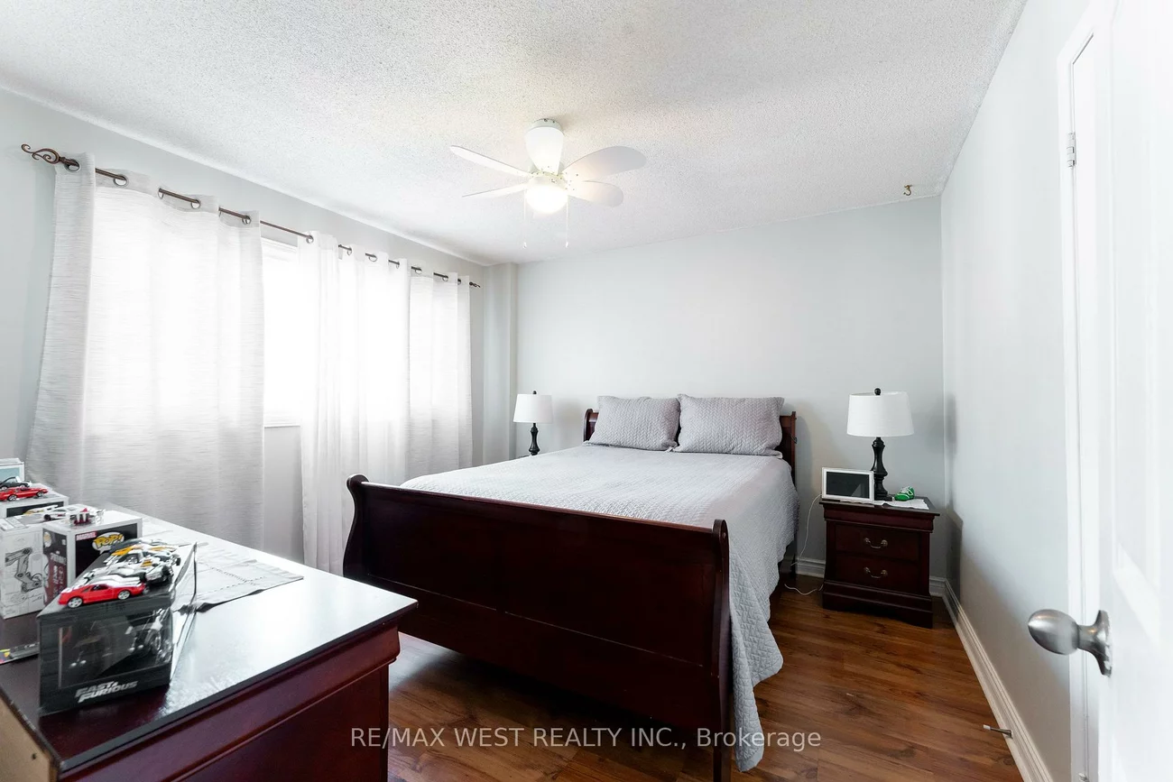 19, Moore, Letitia Heights, Barrie