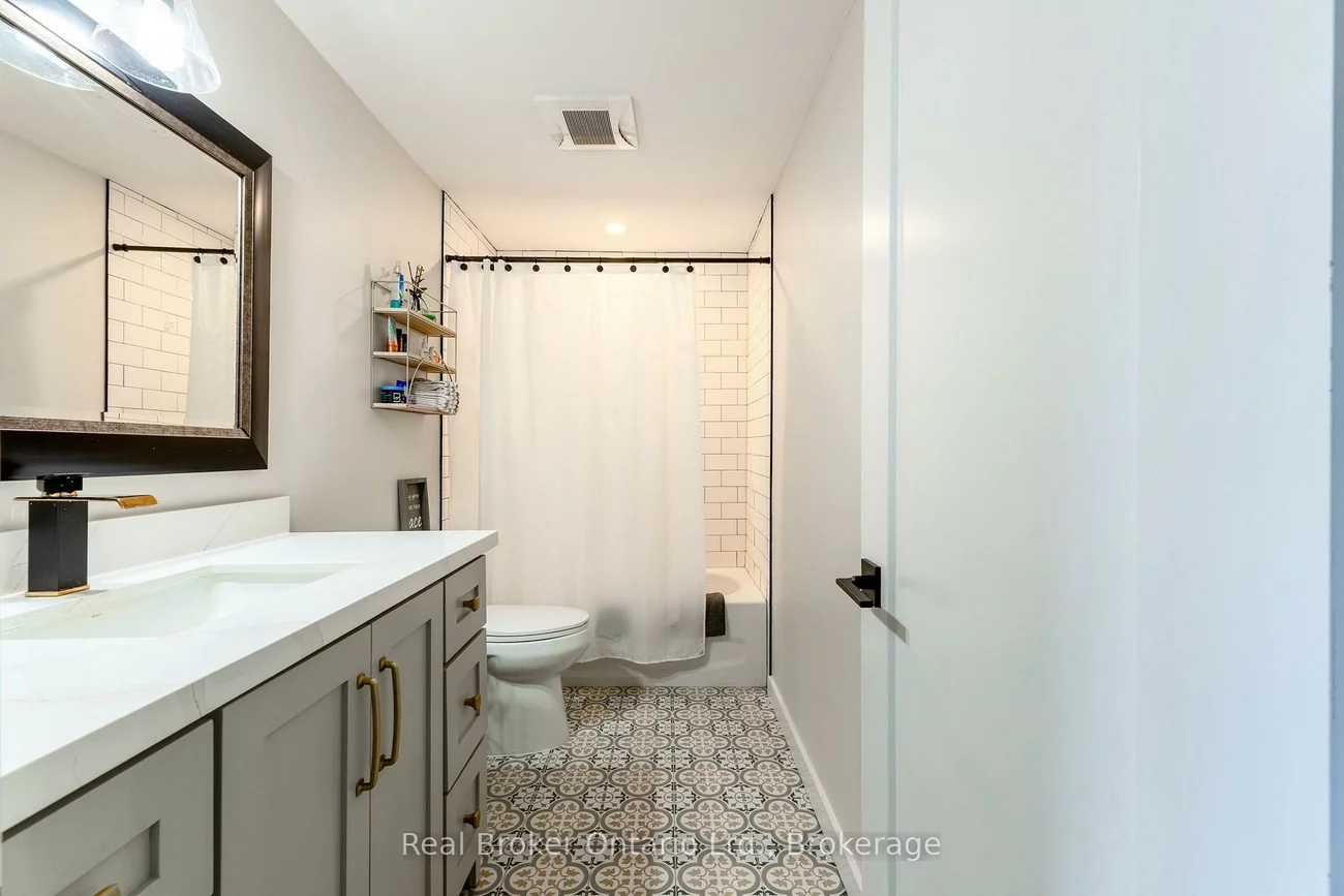 38, Christie, Letitia Heights, Barrie
