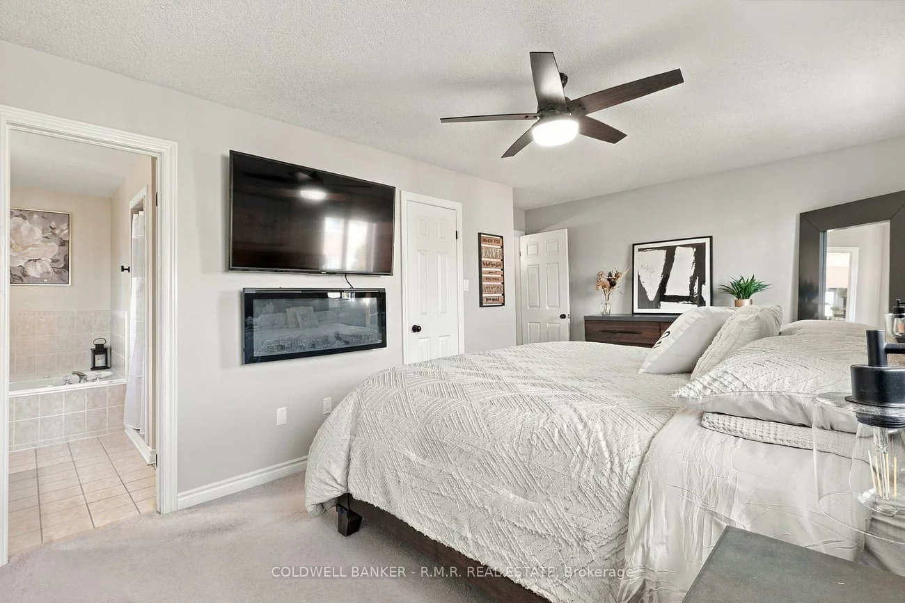 46, HONEY, Painswick South, Barrie