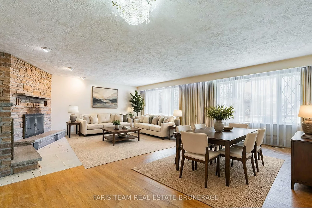 82, Oakley Park, Wellington, Barrie