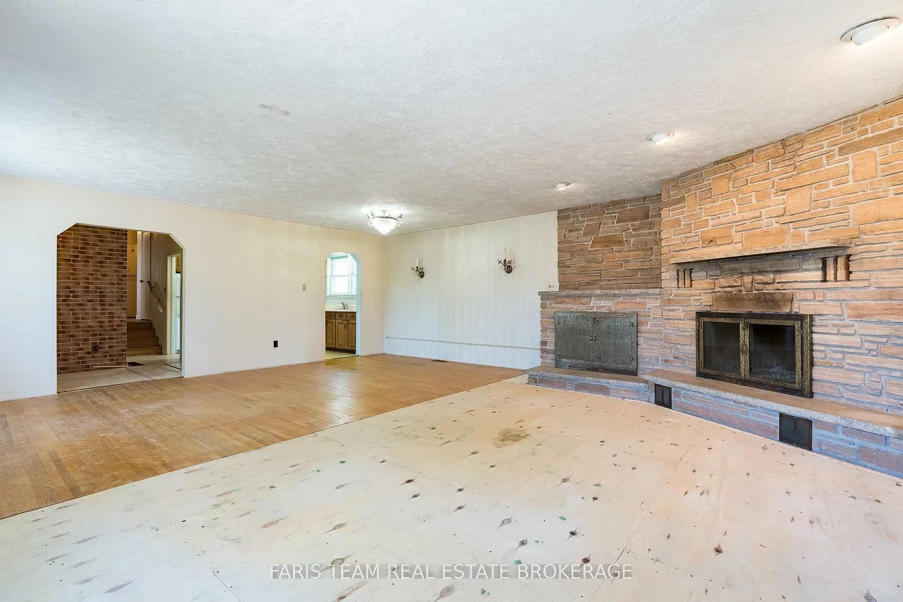 82, Oakley Park, Wellington, Barrie