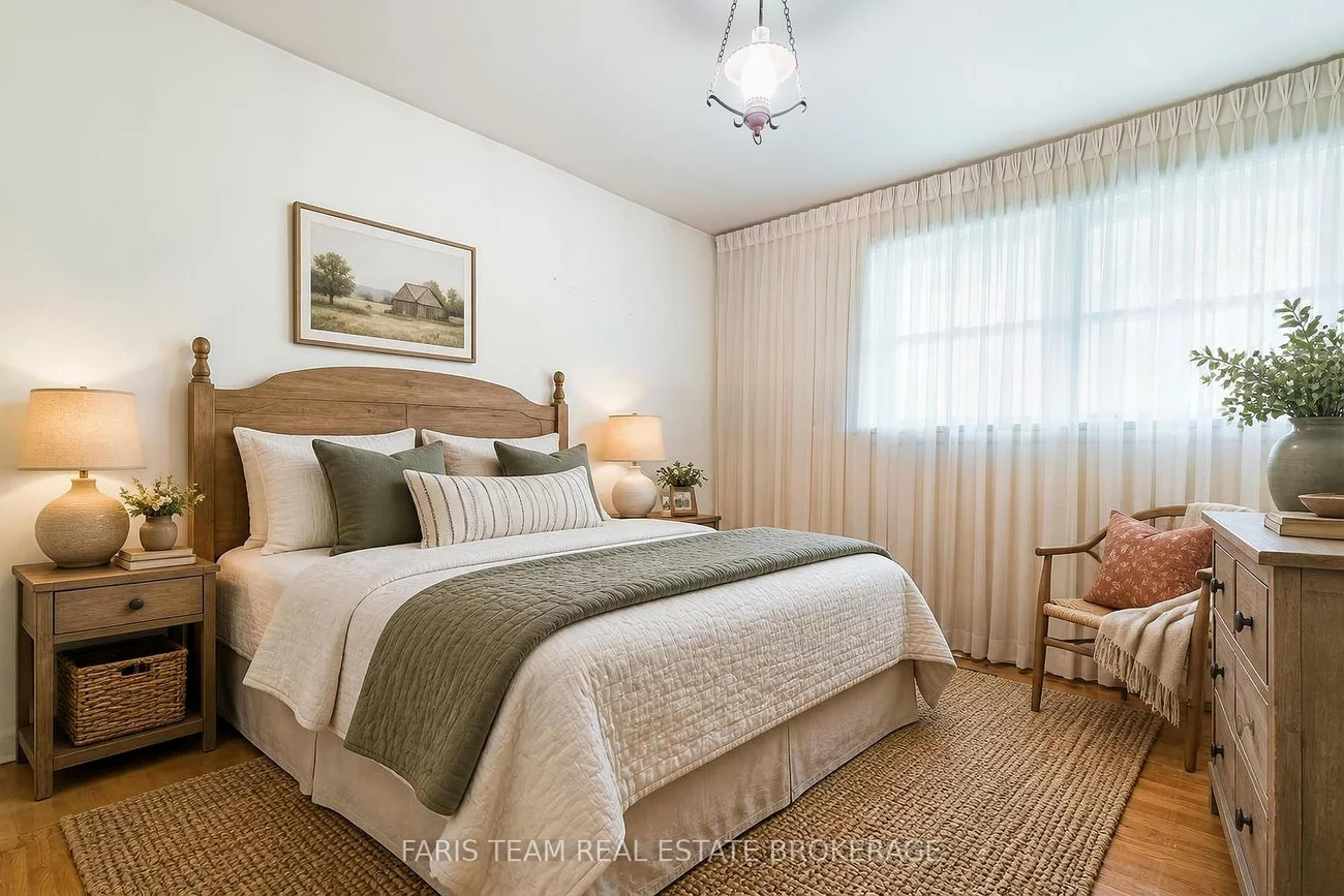 82, Oakley Park, Wellington, Barrie