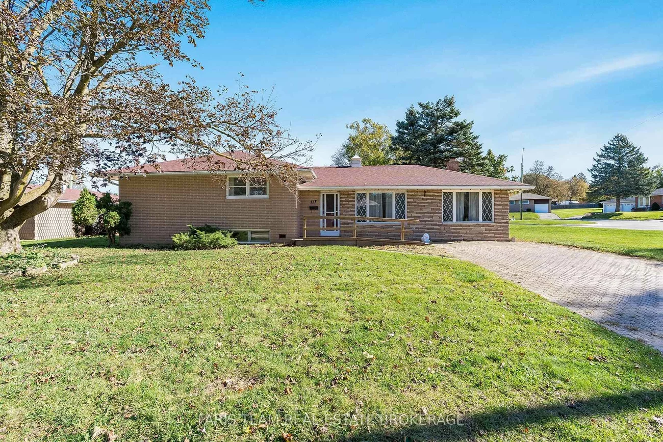 82, Oakley Park, Wellington, Barrie