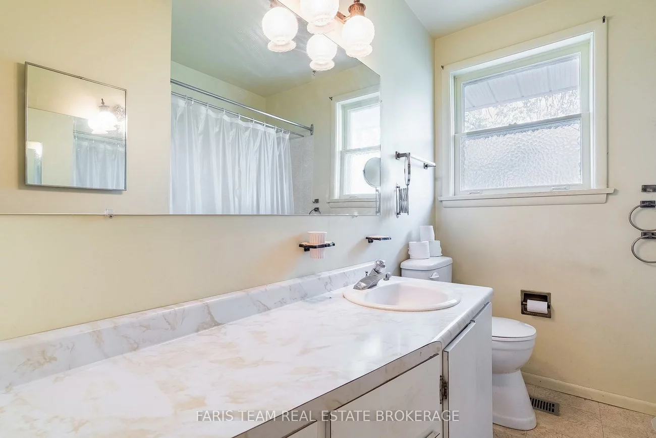 82, Oakley Park, Wellington, Barrie