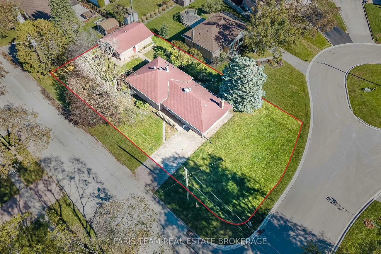 82, Oakley Park, Wellington, Barrie