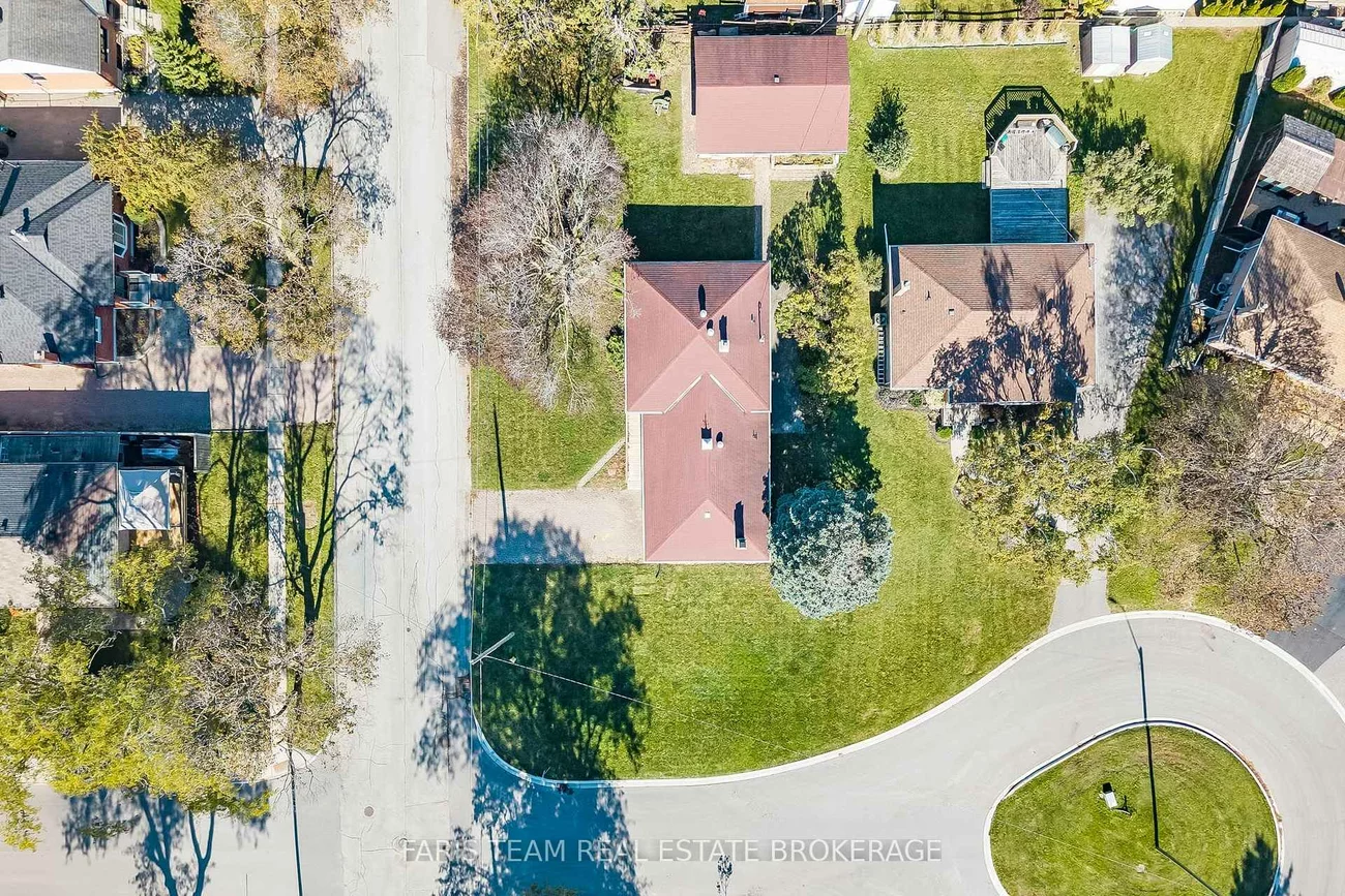 82, Oakley Park, Wellington, Barrie