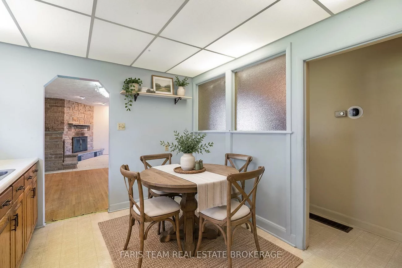 82, Oakley Park, Wellington, Barrie
