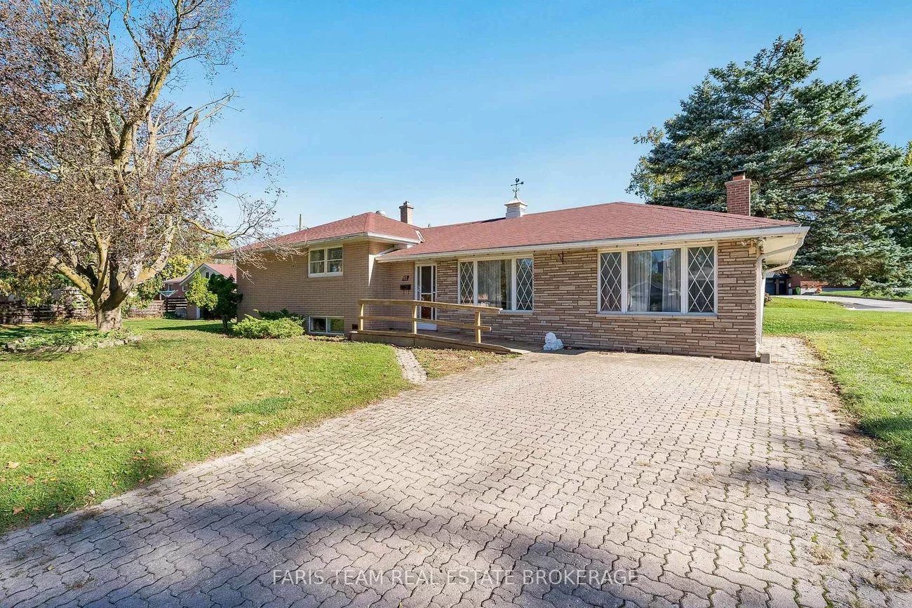 82, Oakley Park, Wellington, Barrie