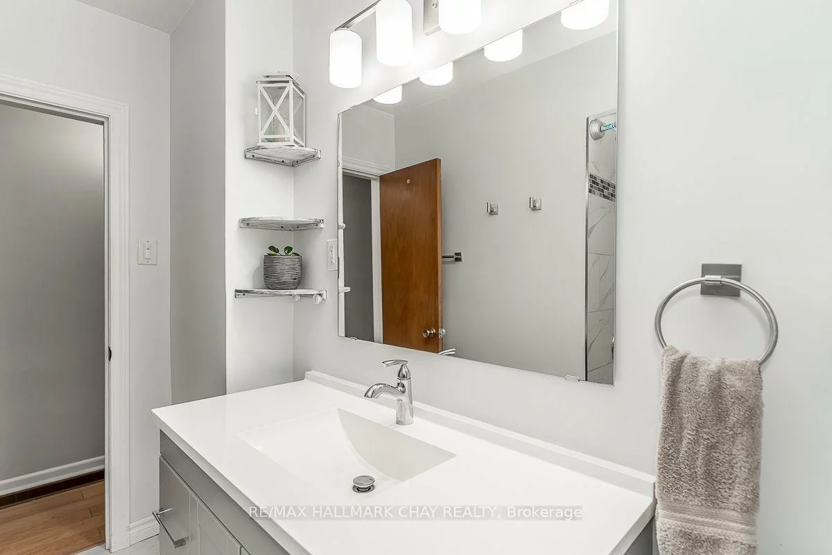 23, Downsview, Codrington, Barrie
