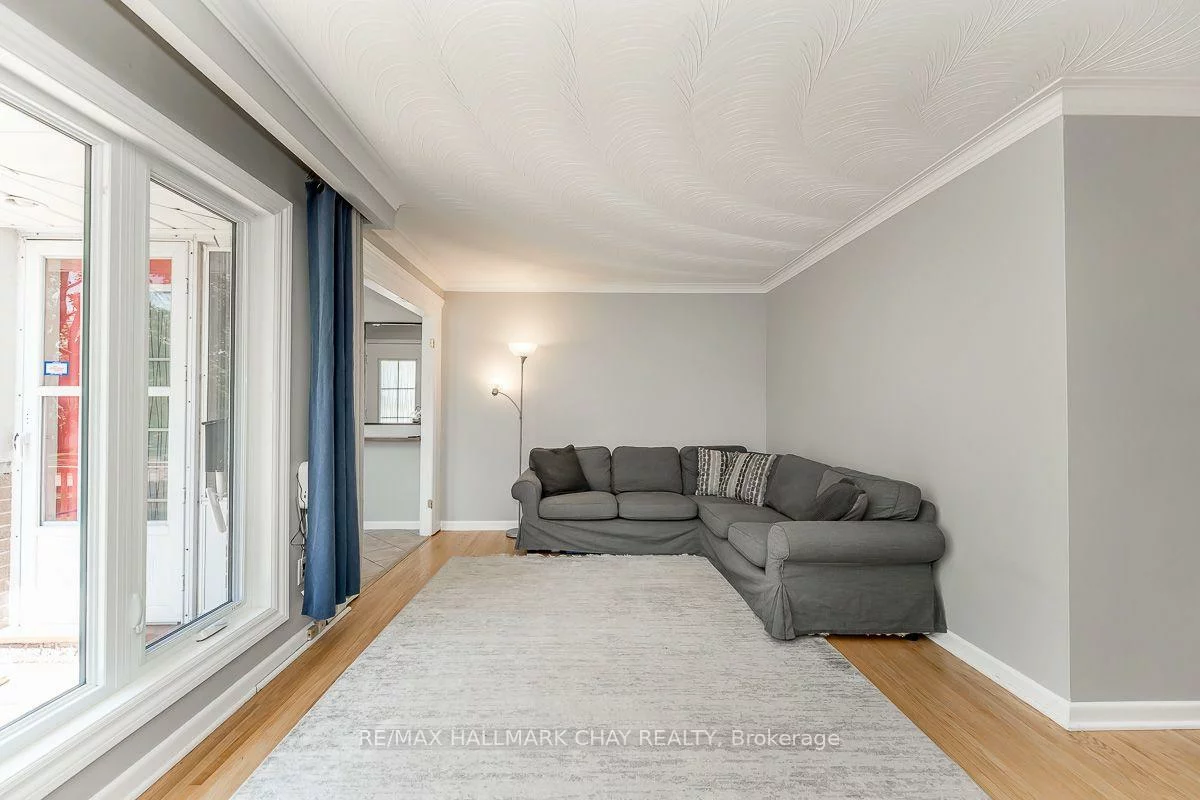 23, Downsview, Codrington, Barrie