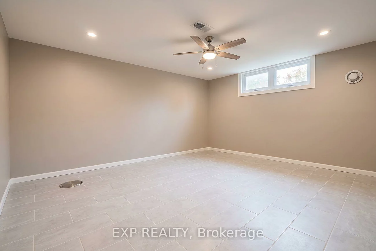 28, Alexander, Codrington, Barrie