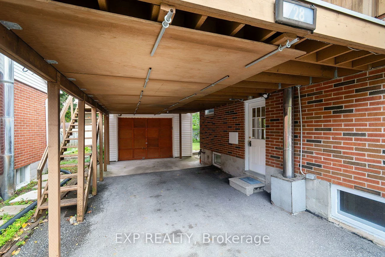 28, Alexander, Codrington, Barrie