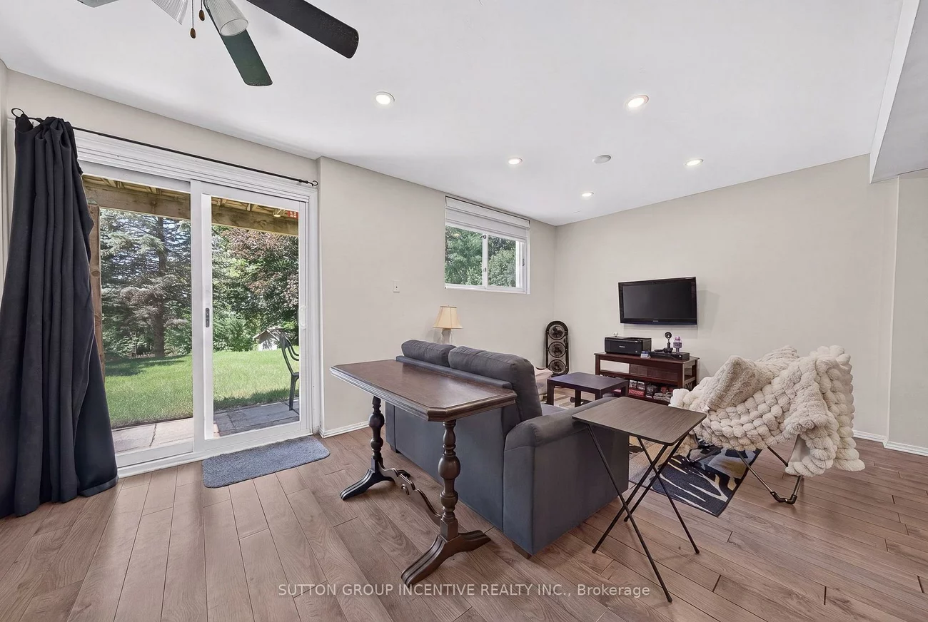 26, Fox, Letitia Heights, Barrie