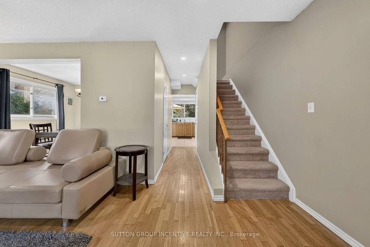 26, Fox, Letitia Heights, Barrie