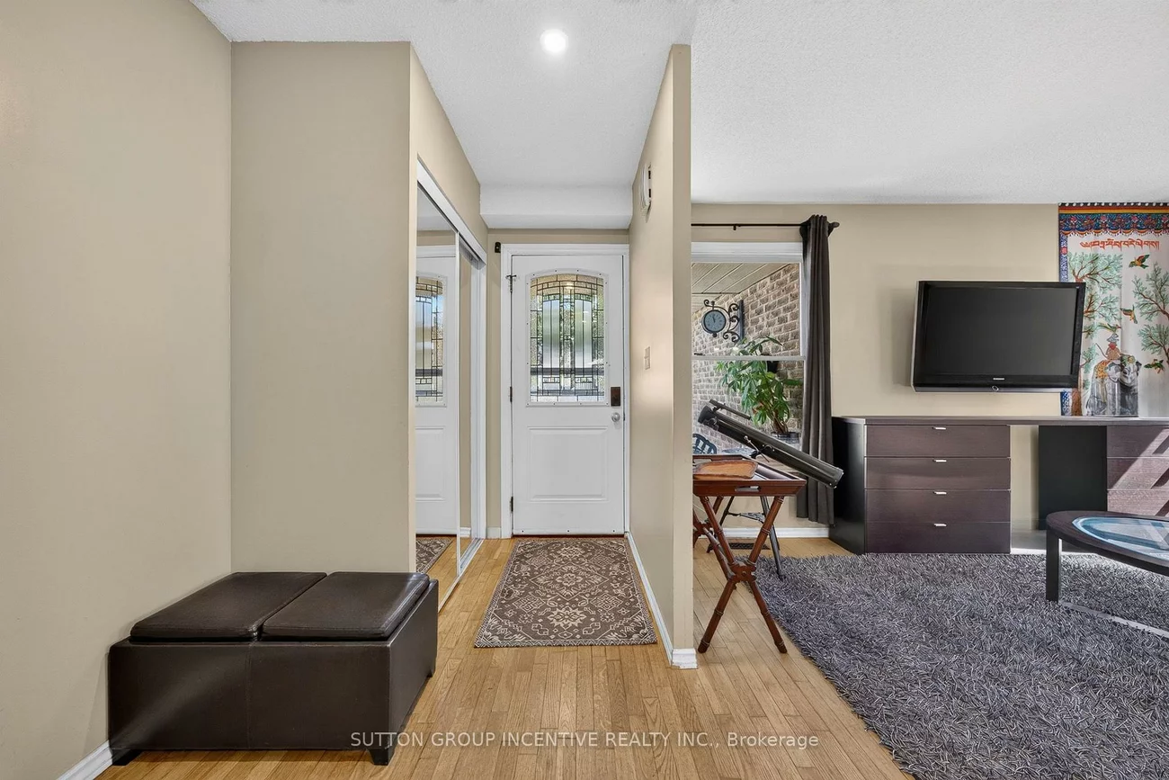 26, Fox, Letitia Heights, Barrie