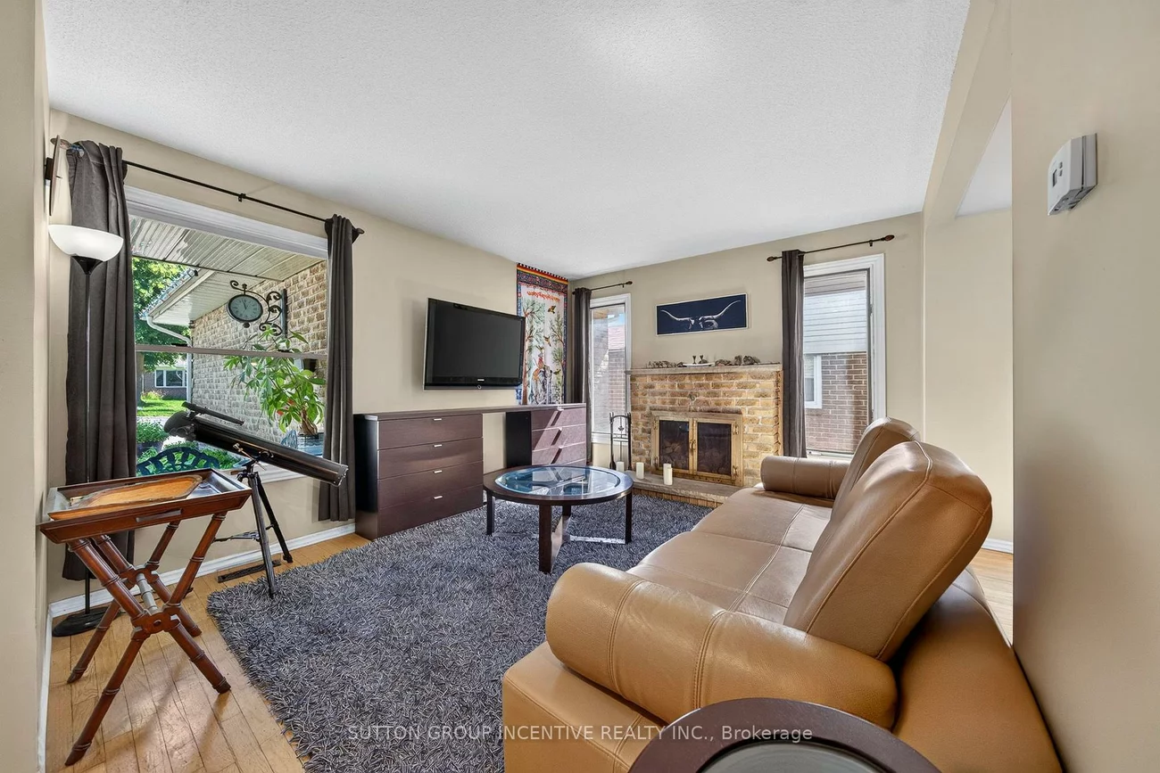 26, Fox, Letitia Heights, Barrie