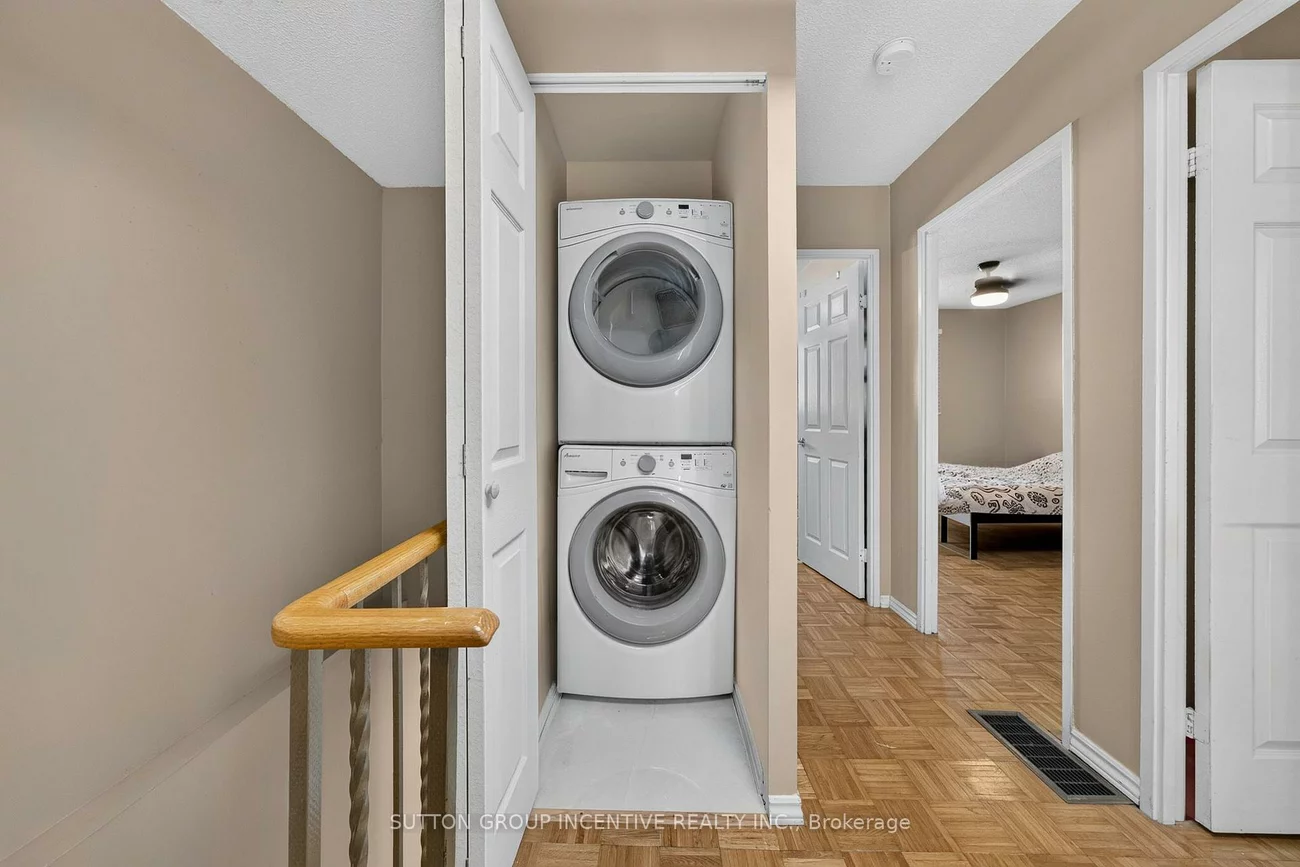 26, Fox, Letitia Heights, Barrie