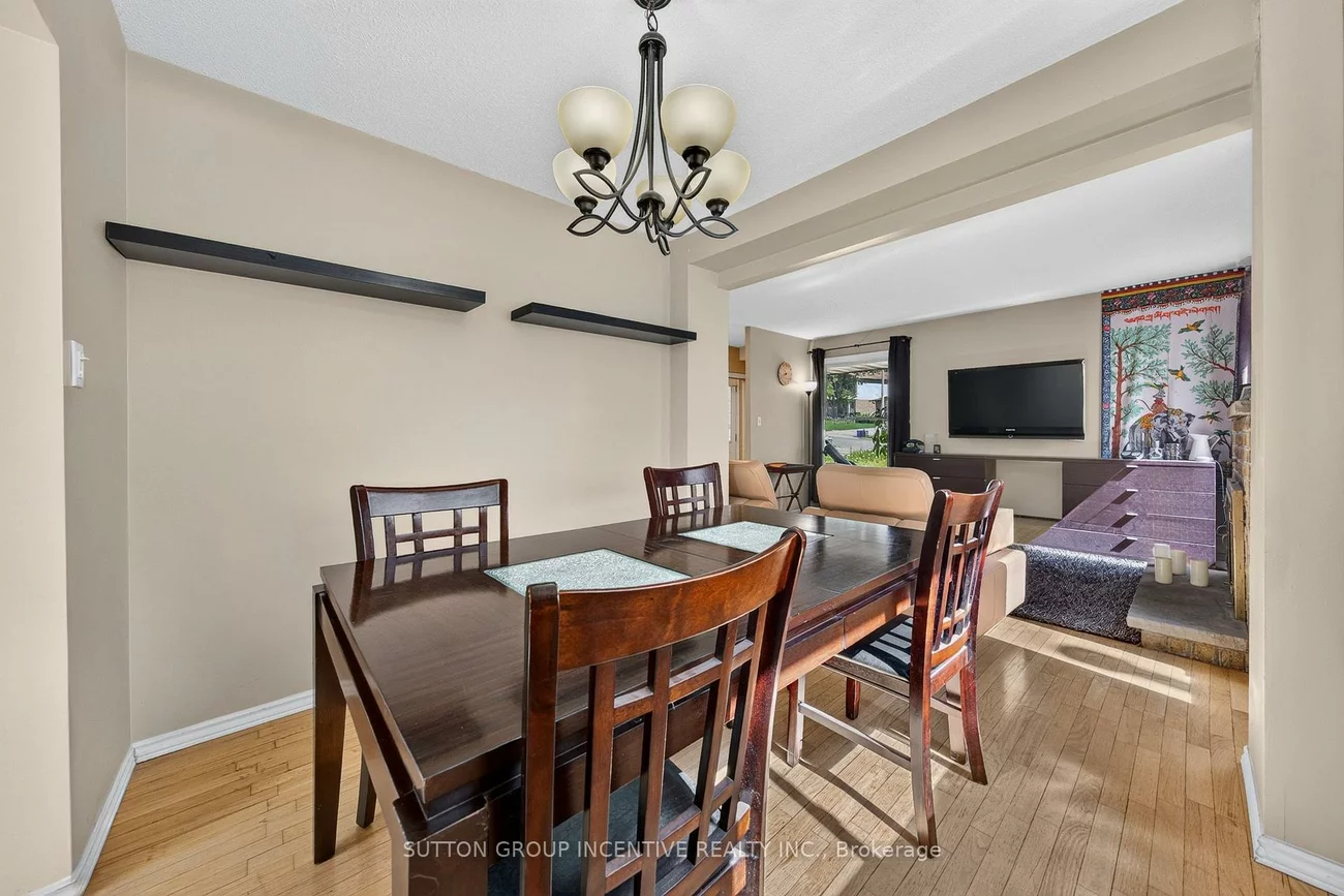 26, Fox, Letitia Heights, Barrie