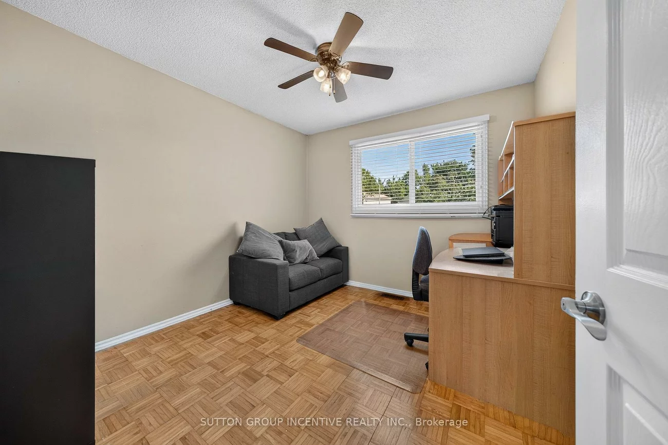 26, Fox, Letitia Heights, Barrie