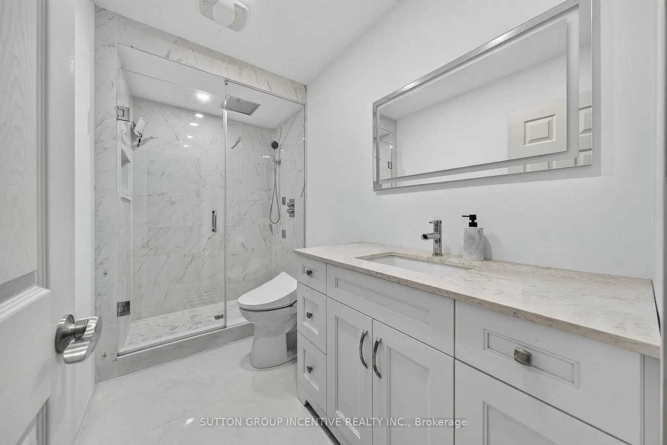 26, Fox, Letitia Heights, Barrie