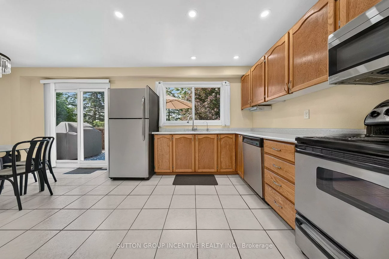 26, Fox, Letitia Heights, Barrie
