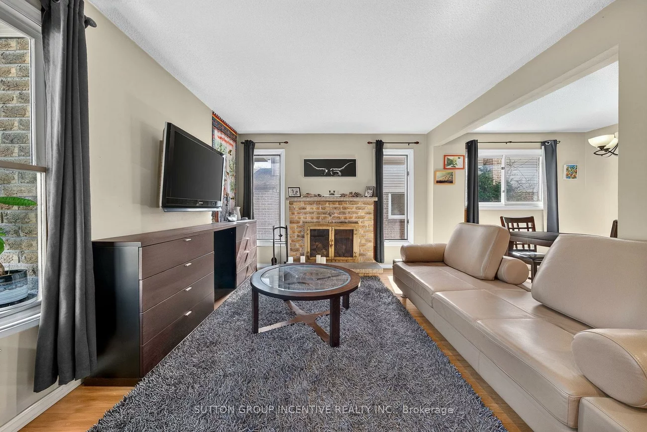 26, Fox, Letitia Heights, Barrie
