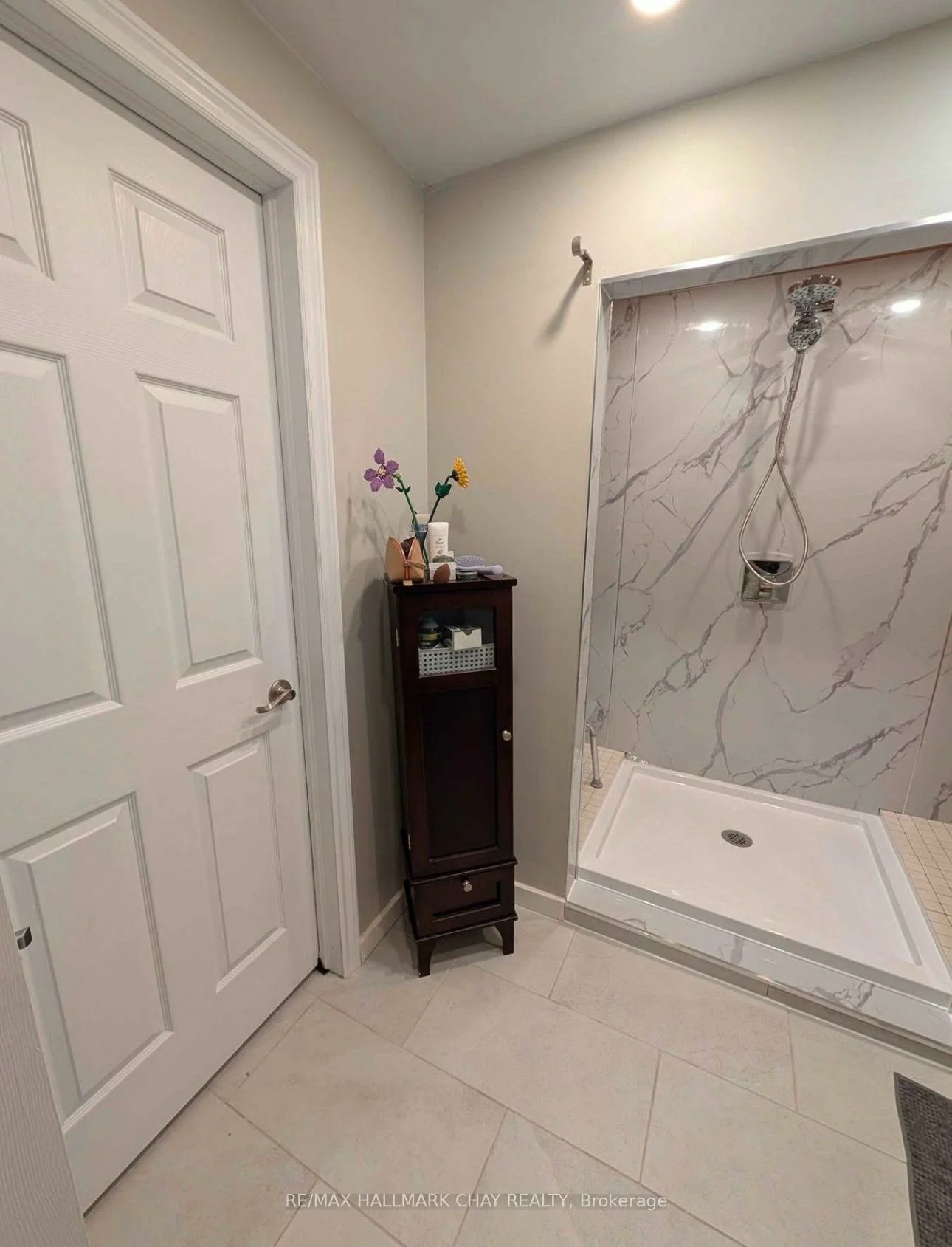 61, Carruthers, Grove East, Barrie