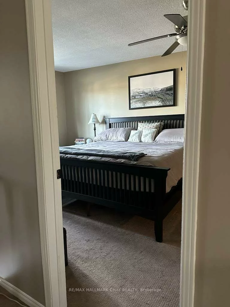 61, Carruthers, Grove East, Barrie