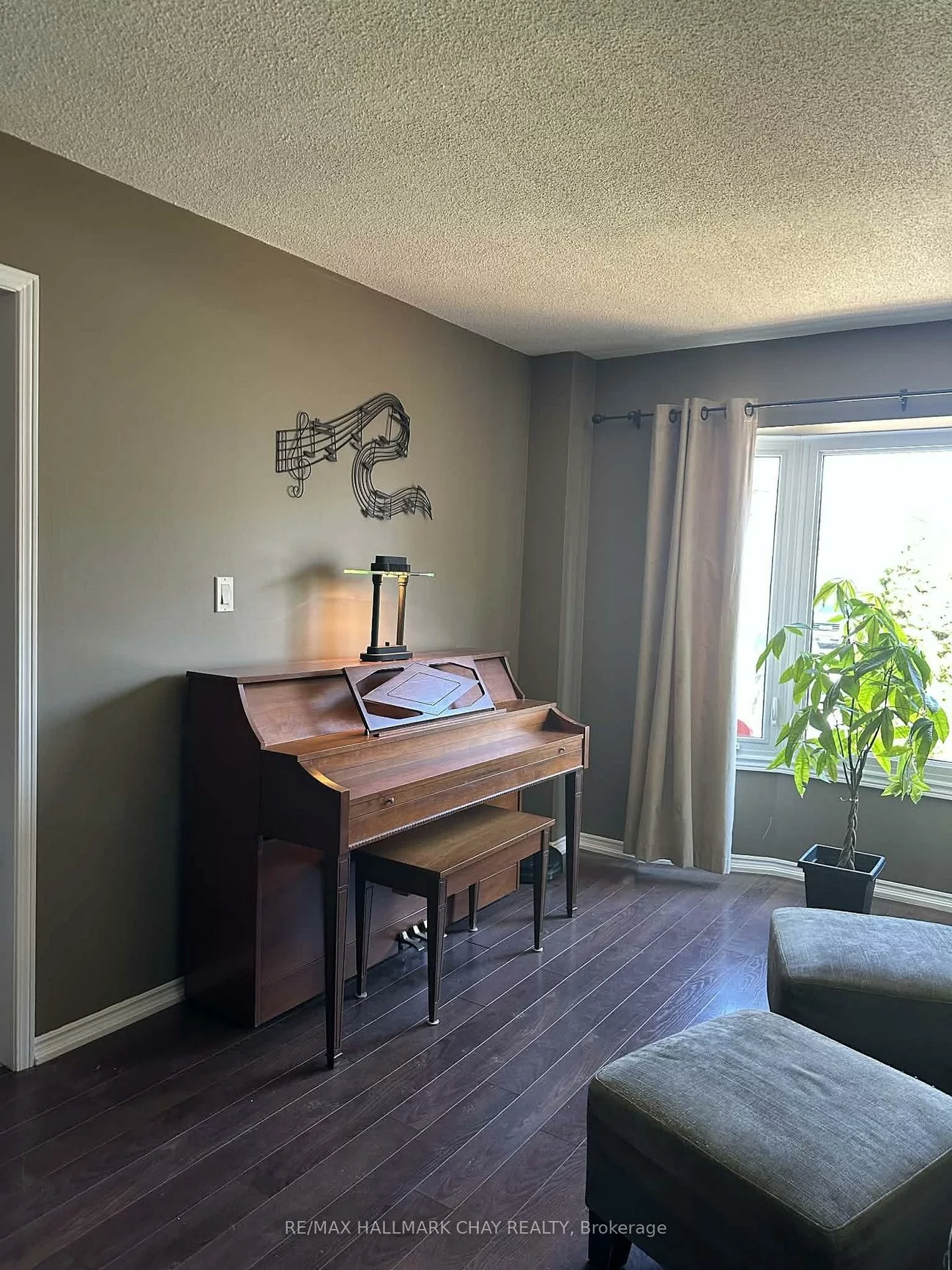 61, Carruthers, Grove East, Barrie