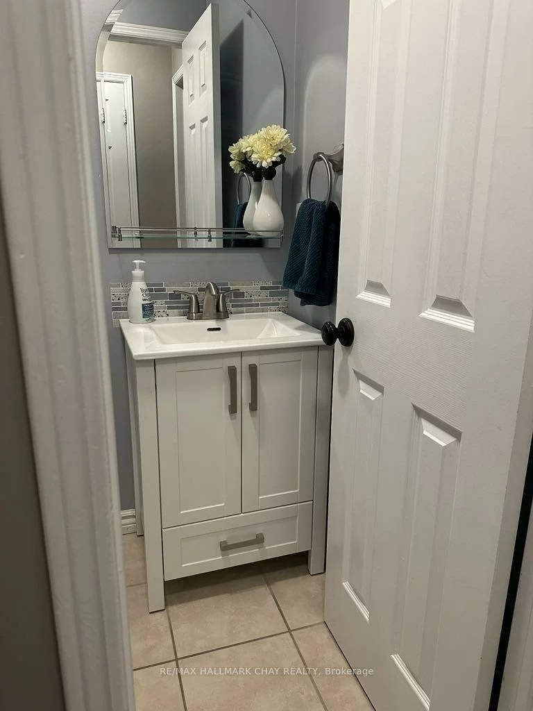 61, Carruthers, Grove East, Barrie