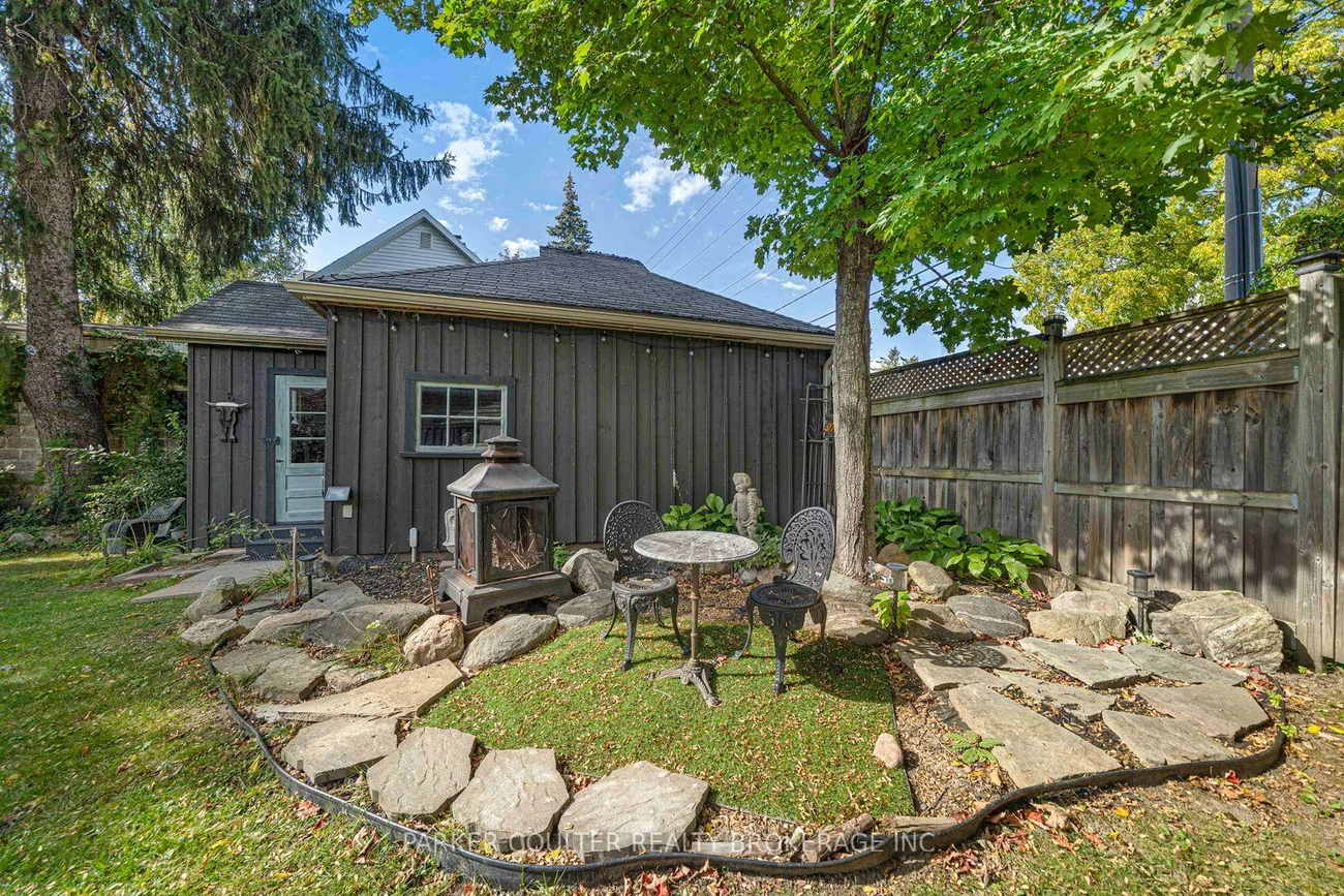 102, Clapperton, Wellington, Barrie