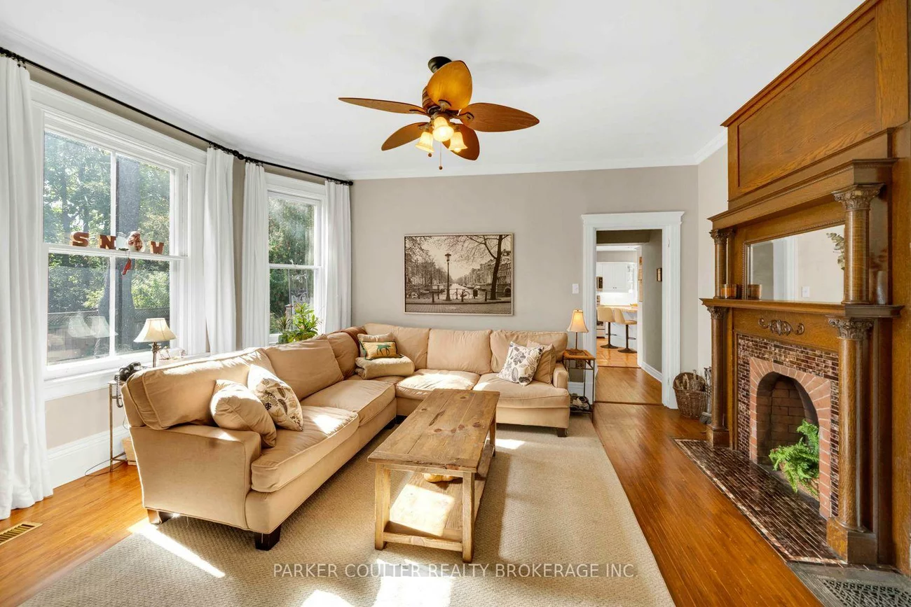 102, Clapperton, Wellington, Barrie