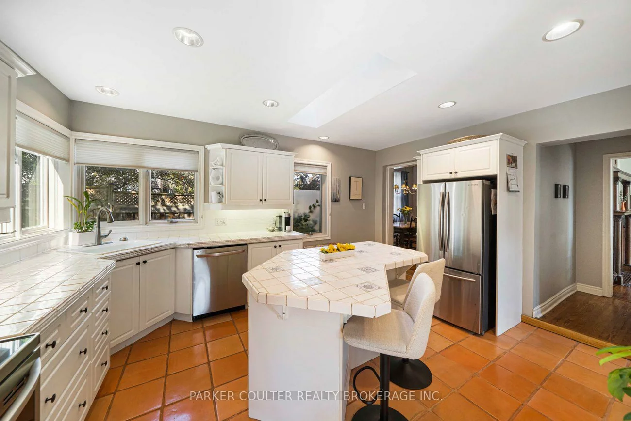 102, Clapperton, Wellington, Barrie