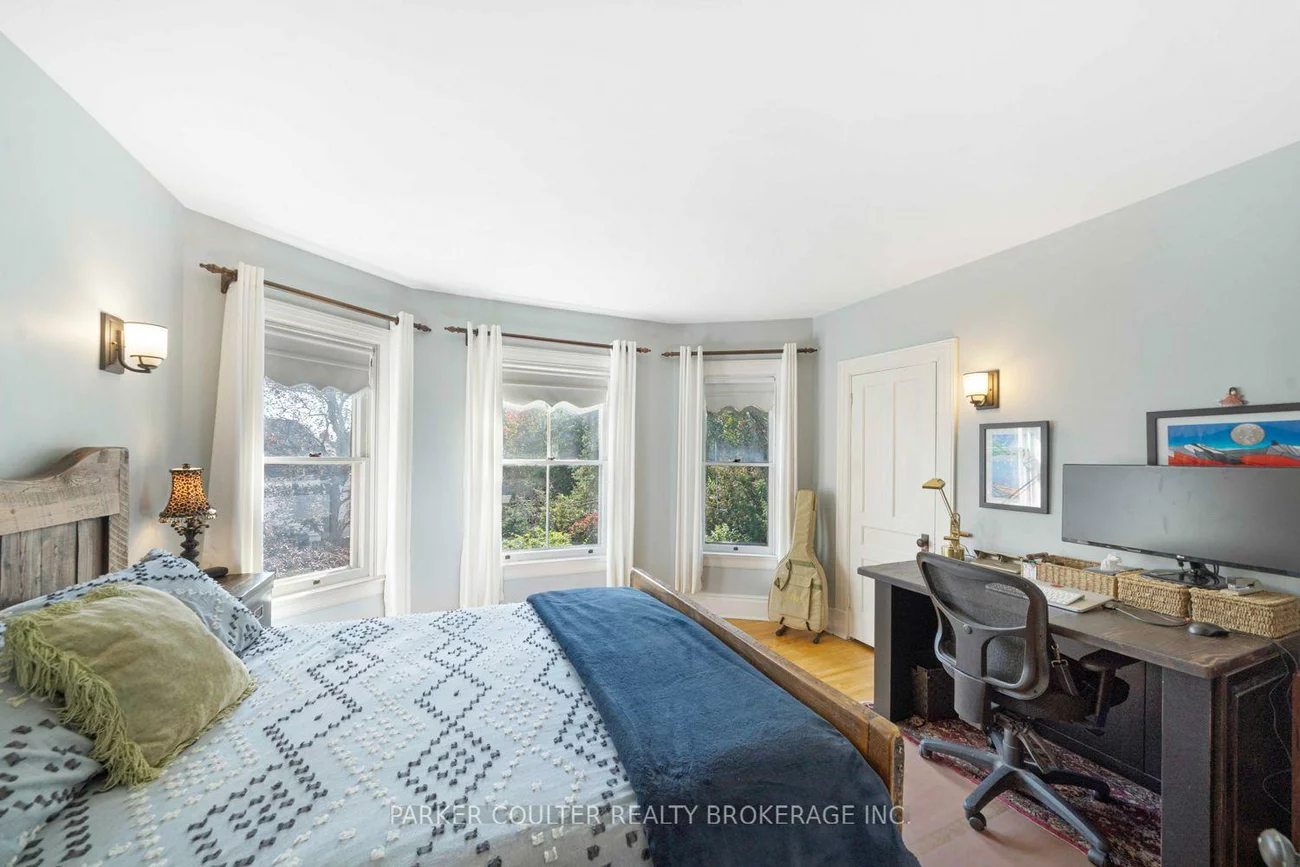 102, Clapperton, Wellington, Barrie