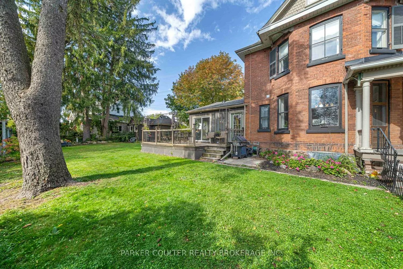 102, Clapperton, Wellington, Barrie