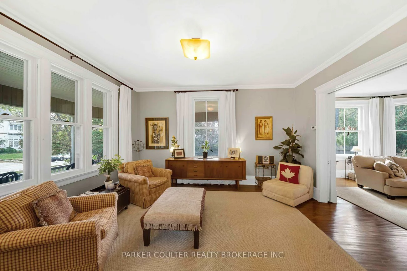 102, Clapperton, Wellington, Barrie