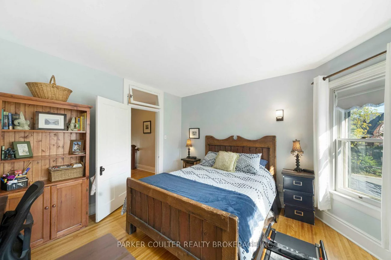 102, Clapperton, Wellington, Barrie