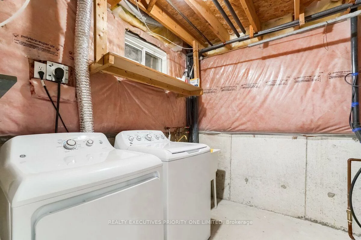 17, Drake, Painswick South, Barrie