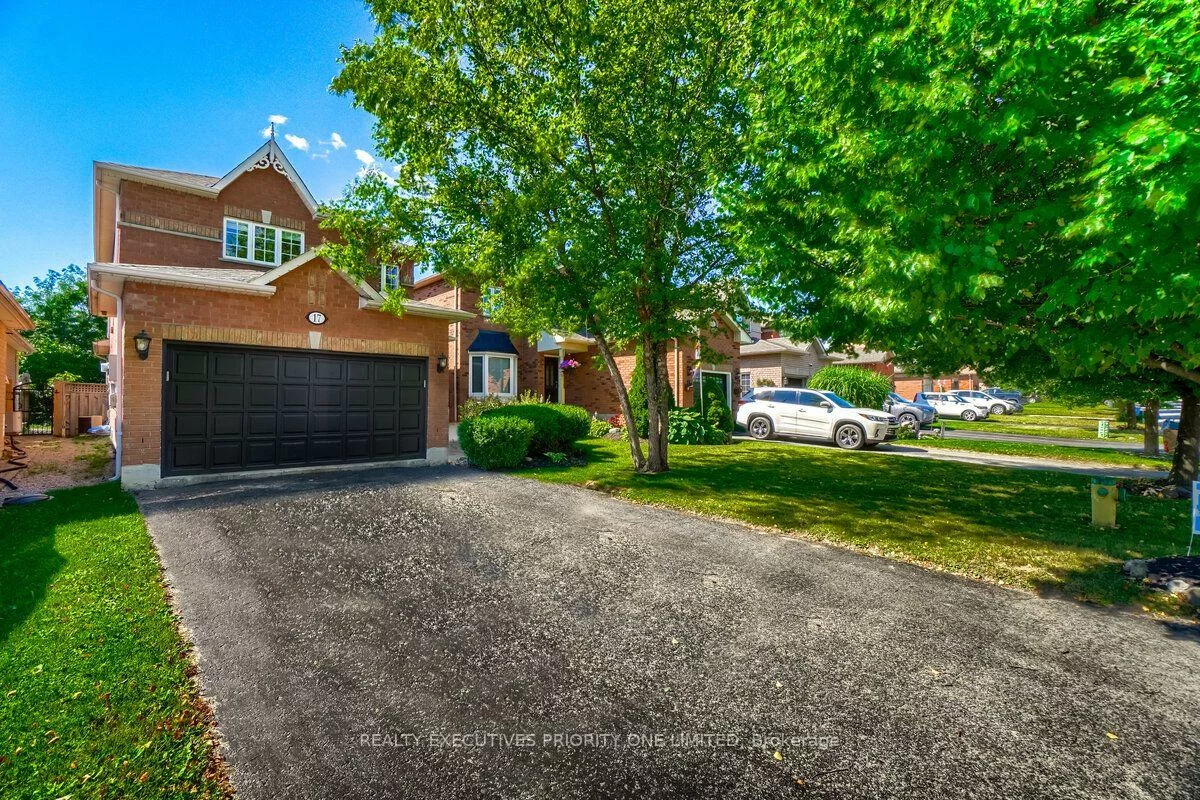 17, Drake, Painswick South, Barrie