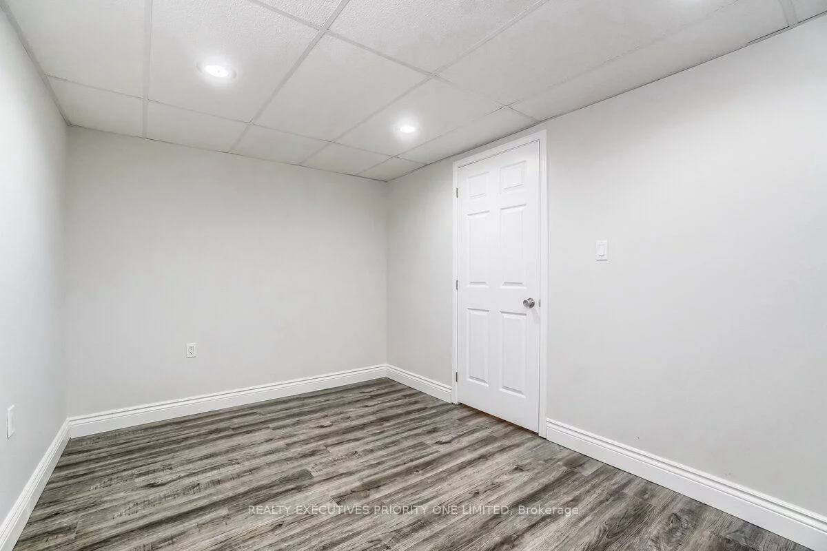 17, Drake, Painswick South, Barrie