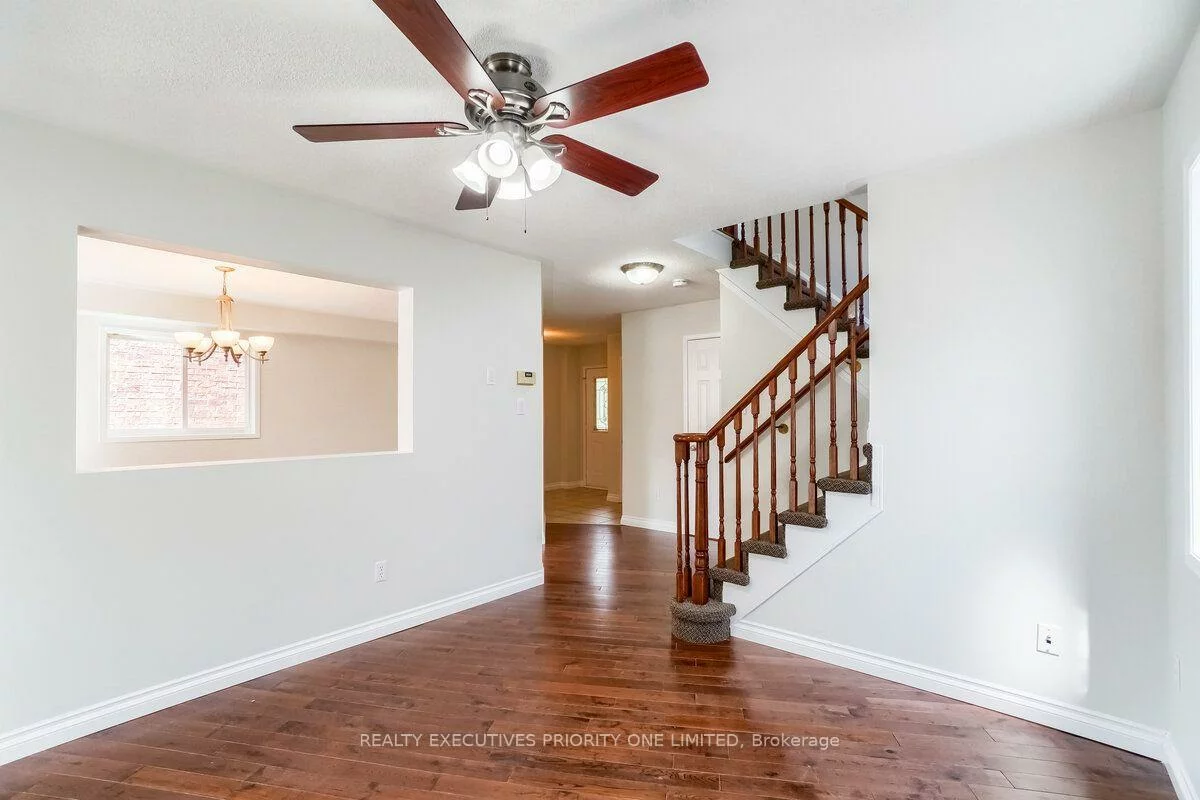 17, Drake, Painswick South, Barrie
