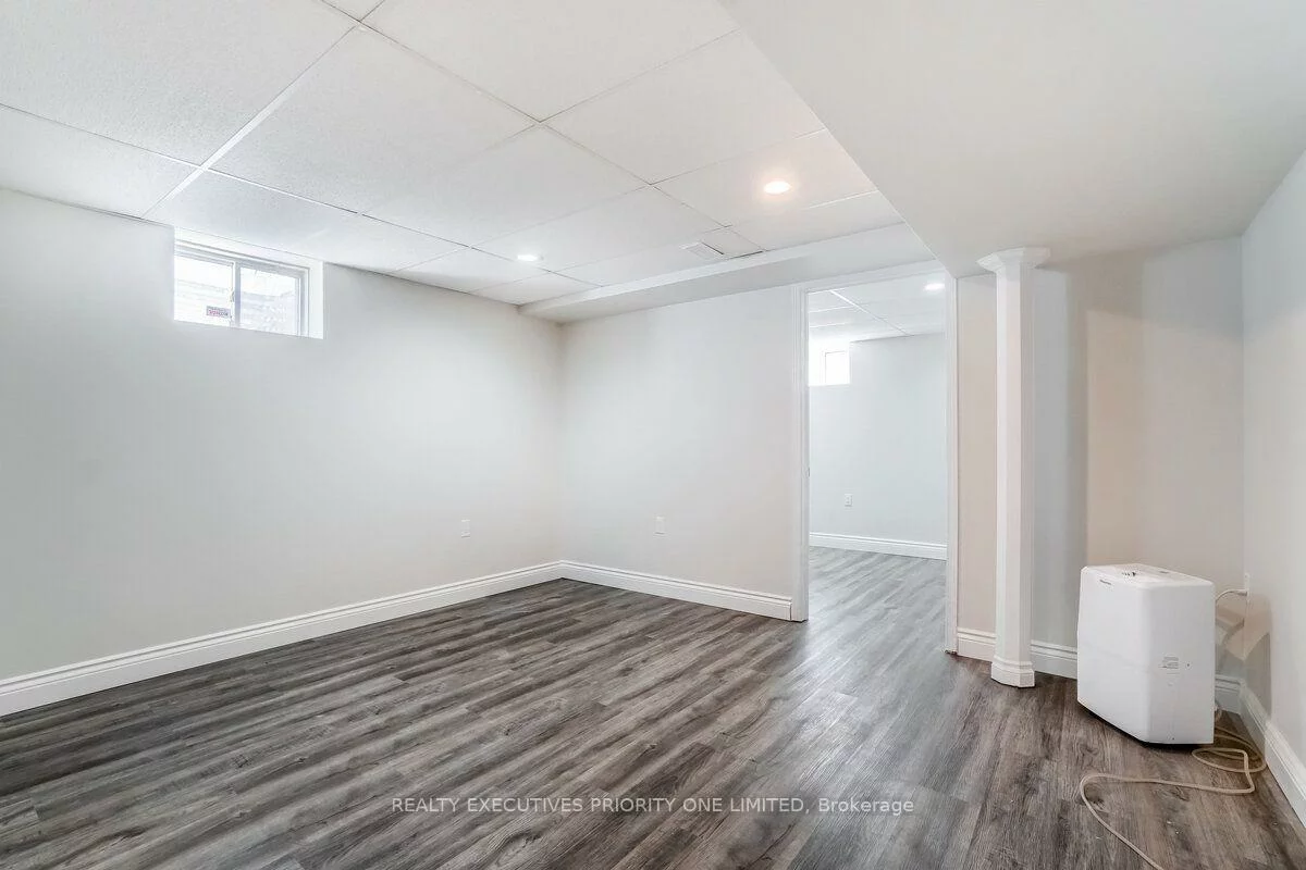 17, Drake, Painswick South, Barrie