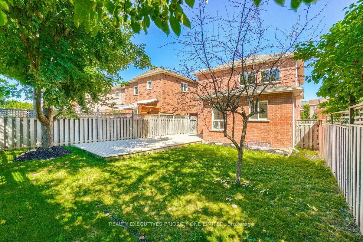 17, Drake, Painswick South, Barrie